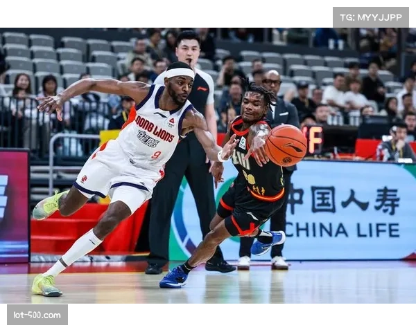 深圳马可波罗史密斯组织能力 场均5.4次助攻串联内外线